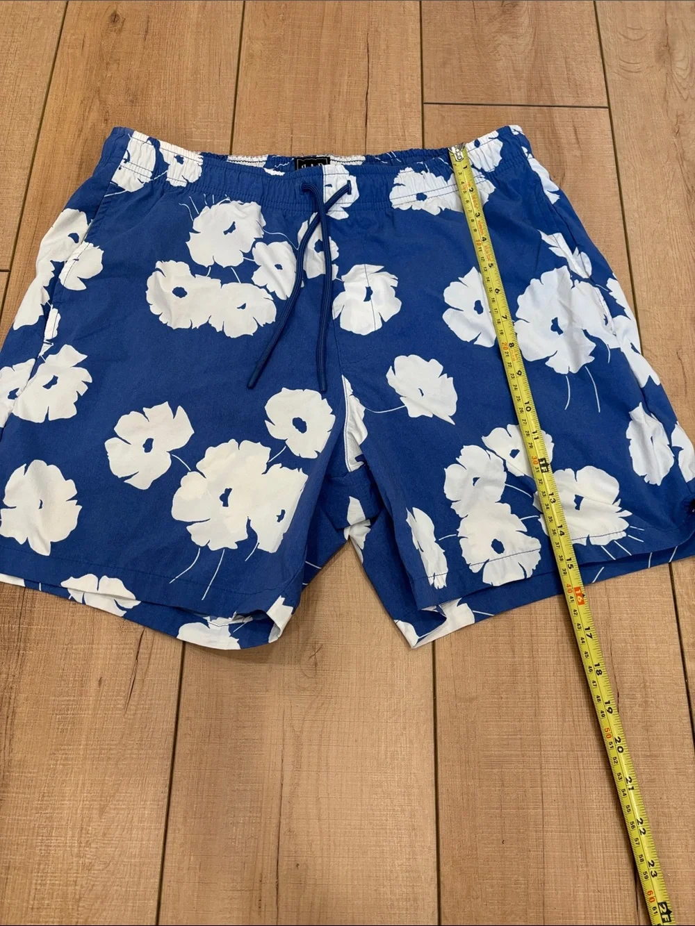 GAP Men’s Blue & White Floral Swim Shorts - Picture 8 of 10